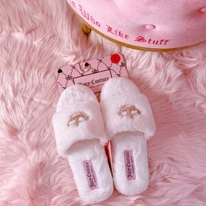 Rhinestone crown furry slippers